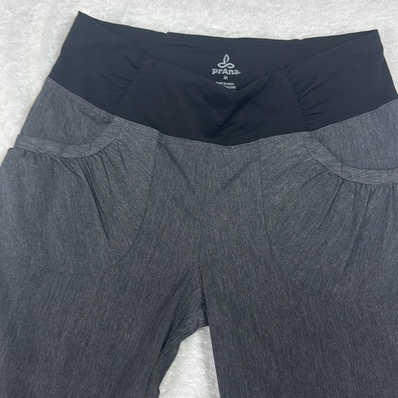 Prana hiking Charcoal cropped Leggings with Black Waistband - Picture 3 of 9